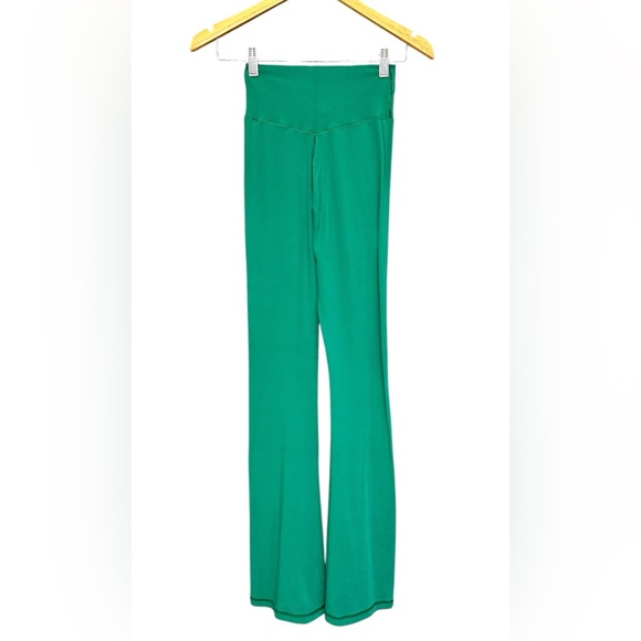 OFFLINE by Aerie Real Me Flare Hi-Rise Leggings - Picture 3 of 6